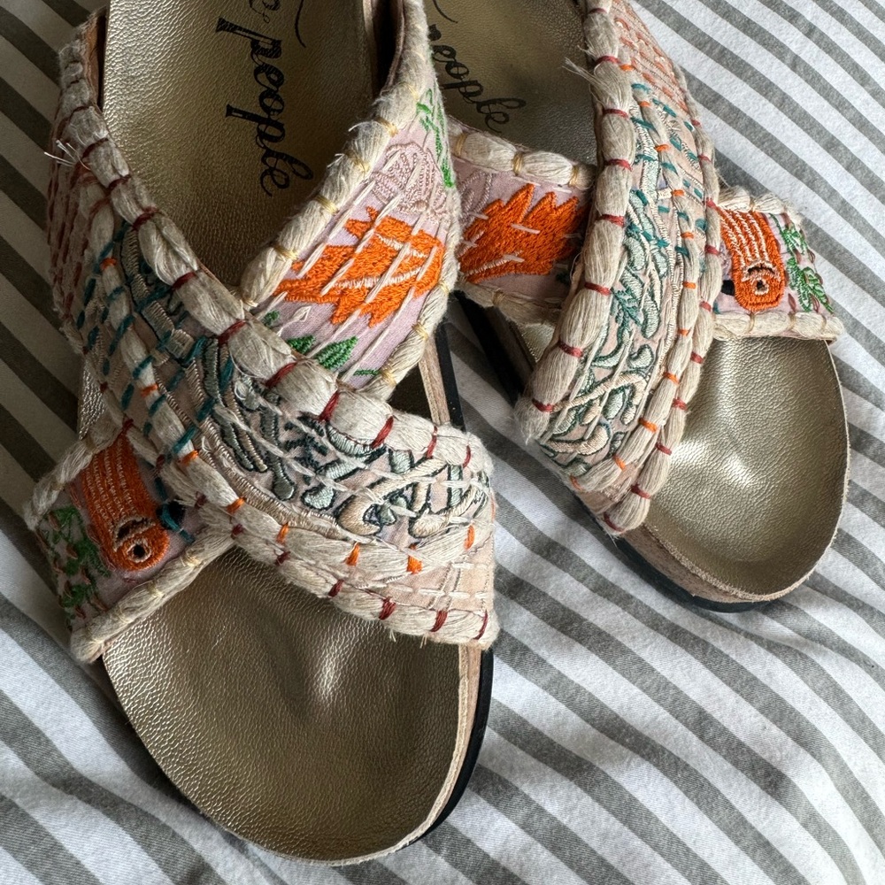 Beautiful free people cross over sandals